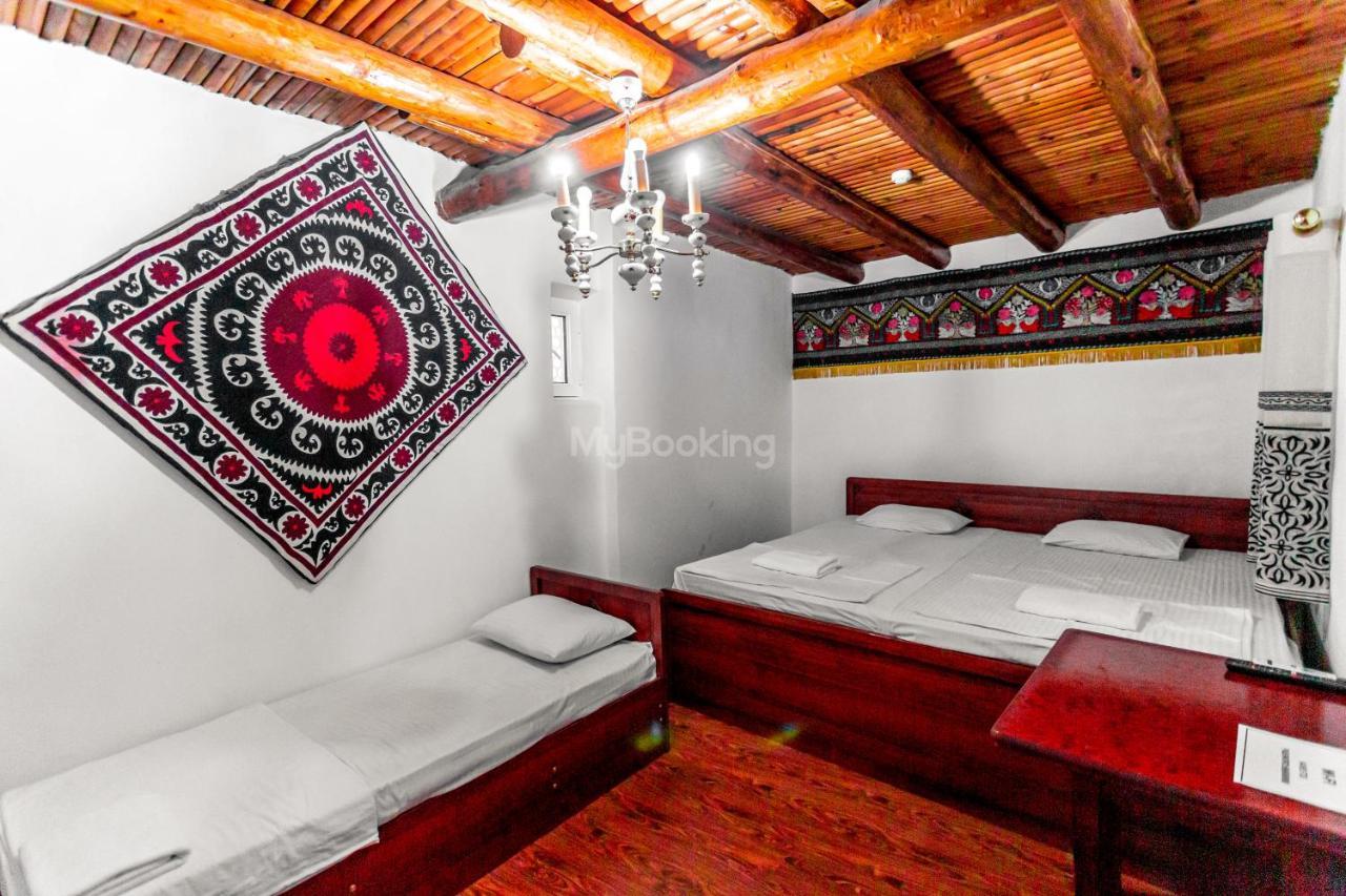 Okhun Madrasah15Th-16Th Century Hotel Bukhara Esterno foto